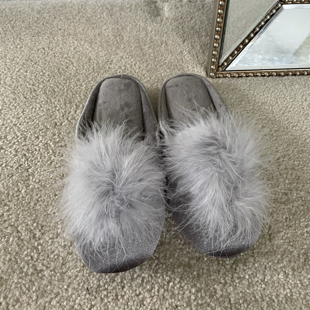 Slippers - Picture 2 of 5